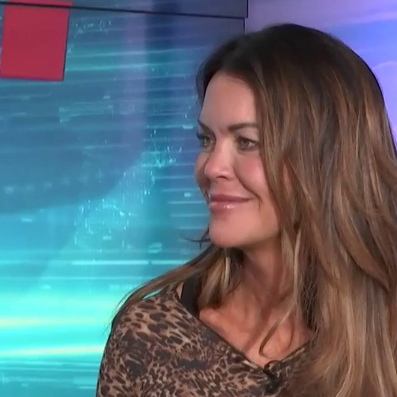 Vom Curvy Model zur Bodybuilderin: Martina Reuter im Interview | FELLNER! LIVE