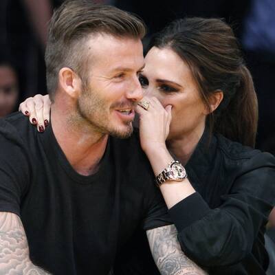Die Beckhams turteln bei Basketballspiel
