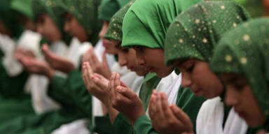 Sharia Polizei peitscht Schwangere aus