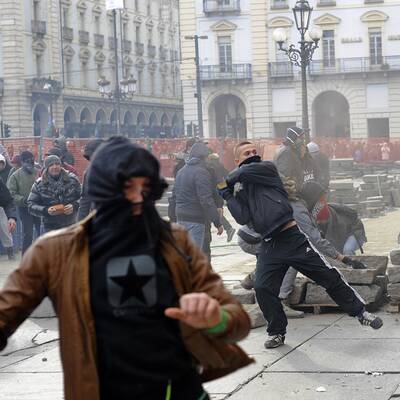 Tausende gehen seit Montag auf die Straße