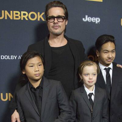 Brad Pitt, Maddox, Pax und Shiloh springen für Angelina Jolie ein