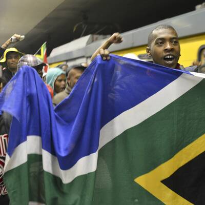 Tausende nehmen Abschied von Nelson Mandela