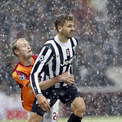 Starker Schneefall machte den Platz binnen Minuten unbespielbar