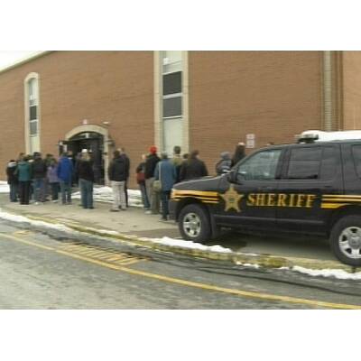 Schüler schießt in Cafeteria wild um sich