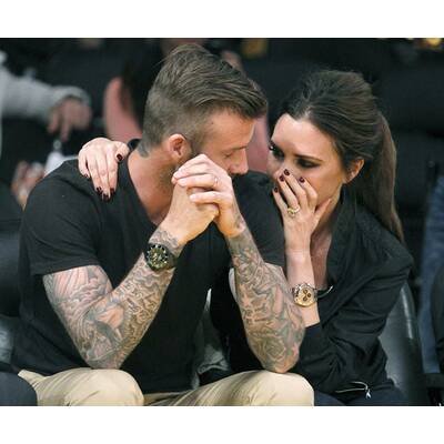 Die Beckhams turteln bei Basketballspiel
