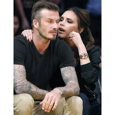 Die Beckhams turteln bei Basketballspiel