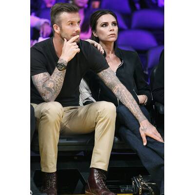Die Beckhams turteln bei Basketballspiel