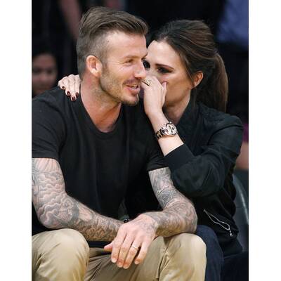 Die Beckhams turteln bei Basketballspiel