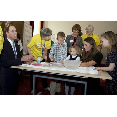 Kate kinderlieb: Sie übt schon fürs Baby