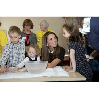 Kate kinderlieb: Sie übt schon fürs Baby