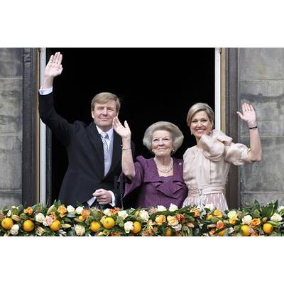 Das neue Königspaar am Balkon