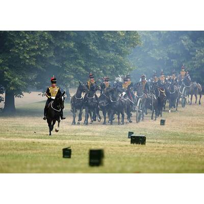 41 Salutschüsse zu Ehren des kleinen Prinzen