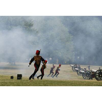 41 Salutschüsse zu Ehren des kleinen Prinzen