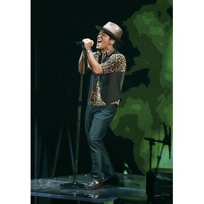 Macklemoore & Ryan Lewis feat. Ray Dalton