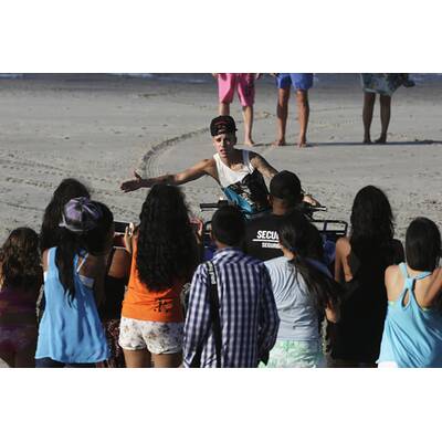 Justin Bieber fährt Quad in Panama
