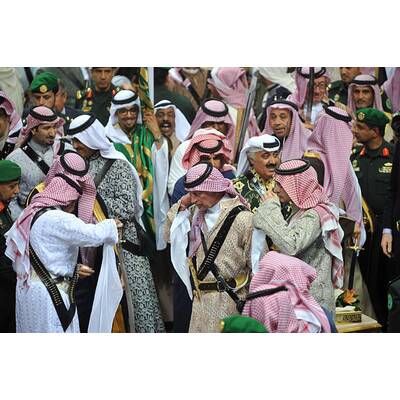 Prinz Charles: Schwerttanz in Saudi-Arabien