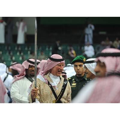 Prinz Charles: Schwerttanz in Saudi-Arabien