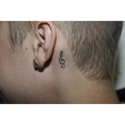 Justin Bieber zeigt seine zahlreichen Tattoos