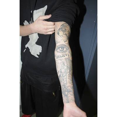 Justin Bieber zeigt seine zahlreichen Tattoos