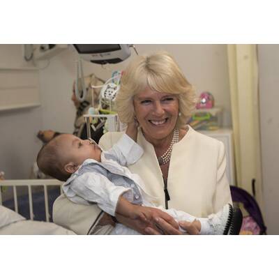 Prinz Charles & Camilla bei Spitals-Eröffnung