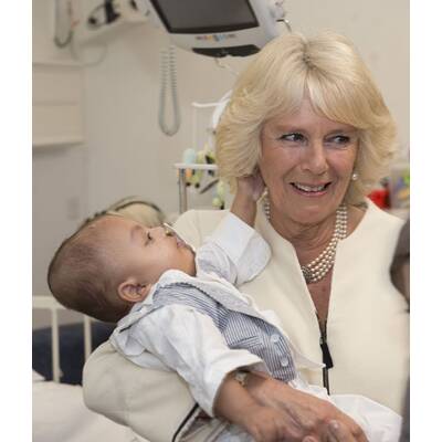 Prinz Charles & Camilla bei Spitals-Eröffnung