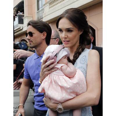 Tamara Ecclestone mit Tochter Sophia in der Boxengasse
