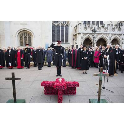 Prinz Harry ehrt gefallene Soldaten