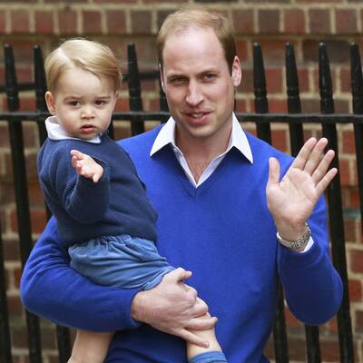 Prinz George auf dem Weg zu seiner Schwester