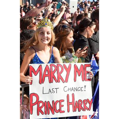 So überschwänglich wird Prinz Harry in Australien verabschiedet