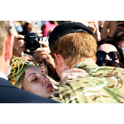 So überschwänglich wird Prinz Harry in Australien verabschiedet