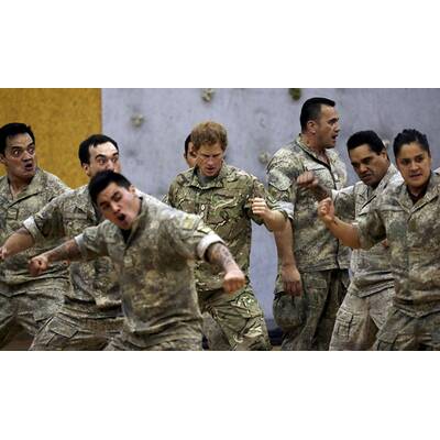 Prinz Harry lernt in Neuseeland Maori-Tanz