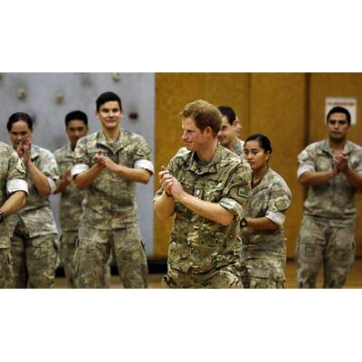 Prinz Harry lernt in Neuseeland Maori-Tanz