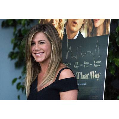 Jennifer Aniston strahlt bei ersten Red Carpet nach Hochzeit
