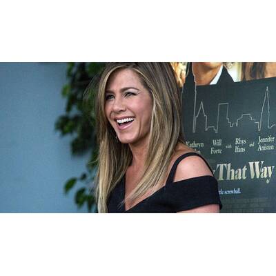 Jennifer Aniston strahlt bei ersten Red Carpet nach Hochzeit