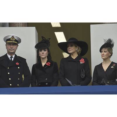 Königin Máxima besucht Kate am Remembrance Day