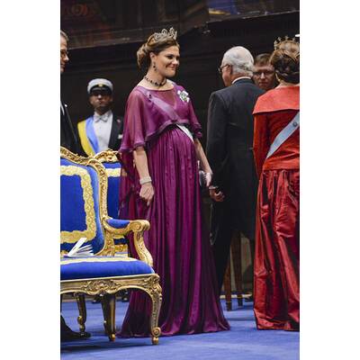 Victoria & Sofia strahlen mit Babybauch