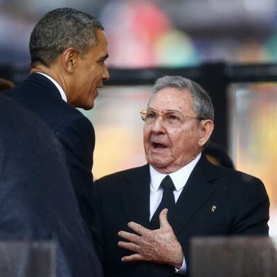 Historischer Handschlag zwischen Barack Obama und Raùl Castro