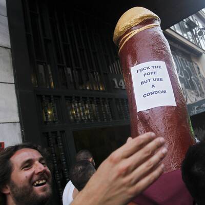 Die Polizei ging mit Schlagstöcken gegen die Demonstranten vor