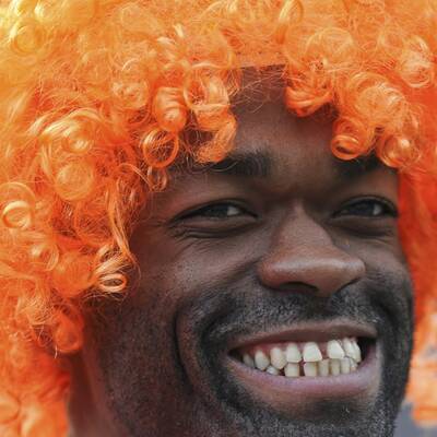 Ganz Amsterdam ist Orange und wartet auf König Willem-Alexander und Königin Maxima.