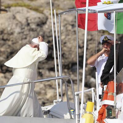 Papst besucht Flüchtlingsinsel Lampedusa