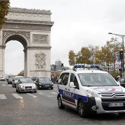 Mann mit Pumpgun macht Paris unsicher