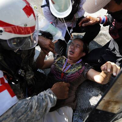 Szenen wie im Bürgerkrieg im Regierungsviertel von Bangkok