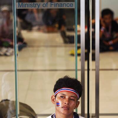 Demonstranten stürmen Regierungsgebäude in Bangkok
