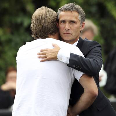 Stoltenberg besucht die Opfer