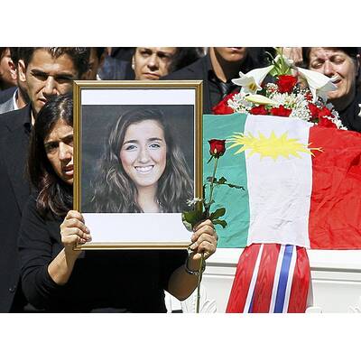 Begräbnis: Bano Abobakar Rashid (18)