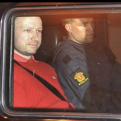 Anders Breivik auf dem Weg zum Gericht