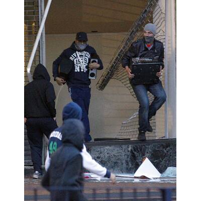 Krawalle in ganz England