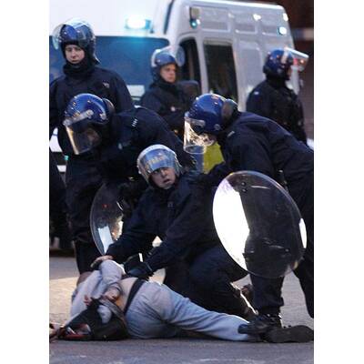 Krawalle in ganz England