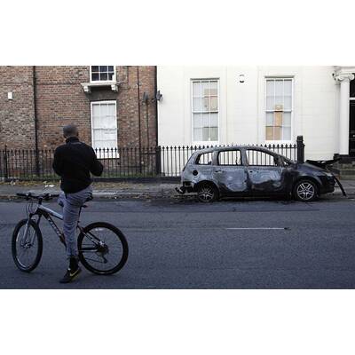 Krawalle in ganz England