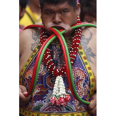 Horror-Szenen von Vegetarier-Fest auf Insel Phuket